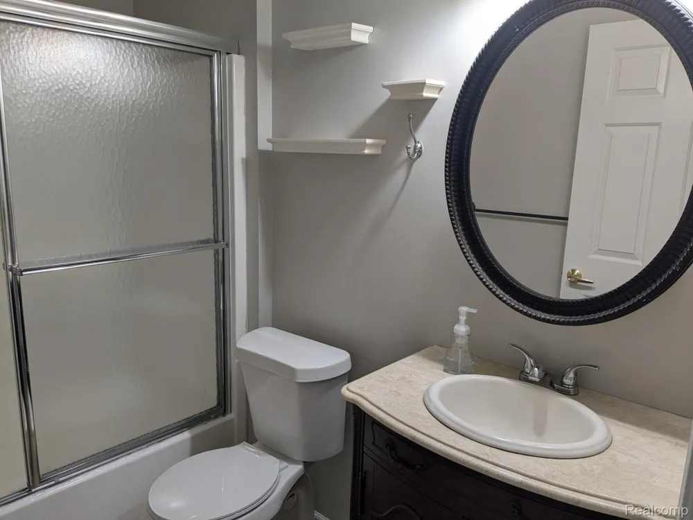 205 Maplewood Court South Lyon City, MI 48178