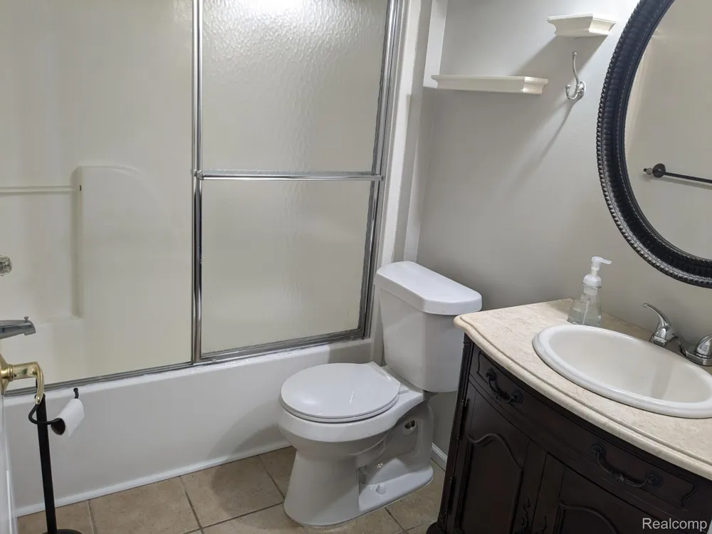 205 Maplewood Court South Lyon City, MI 48178