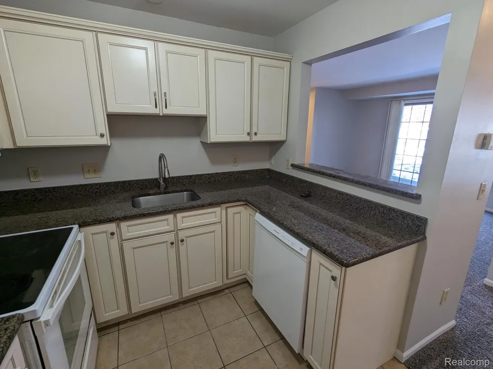205 Maplewood Court South Lyon City, MI 48178