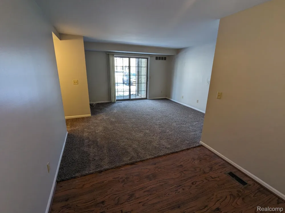 205 Maplewood Court South Lyon City, MI 48178