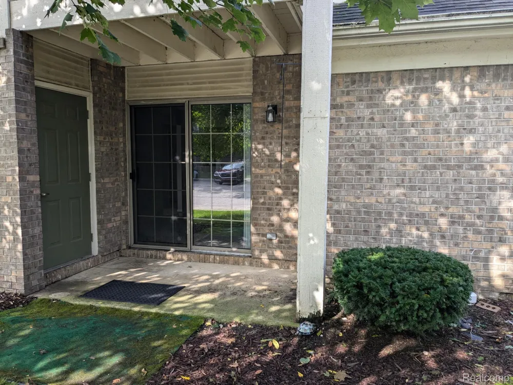 205 Maplewood Court South Lyon City, MI 48178