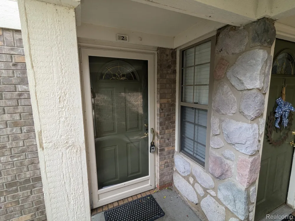 205 Maplewood Court South Lyon City, MI 48178