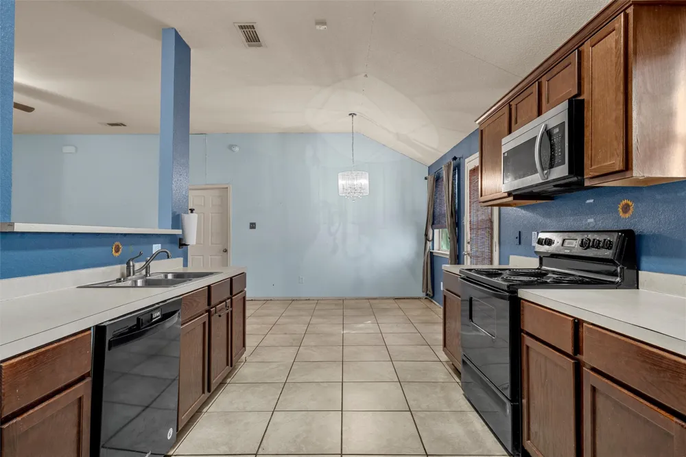 240 B B Burt Waco, TX 76708