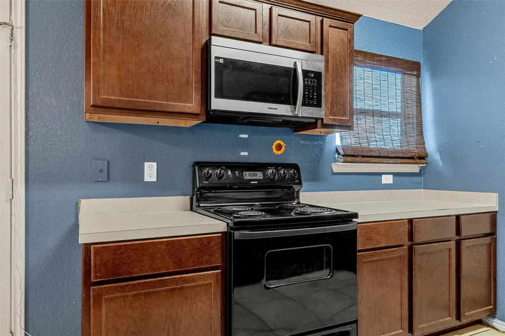 240 B B Burt Waco, TX 76708