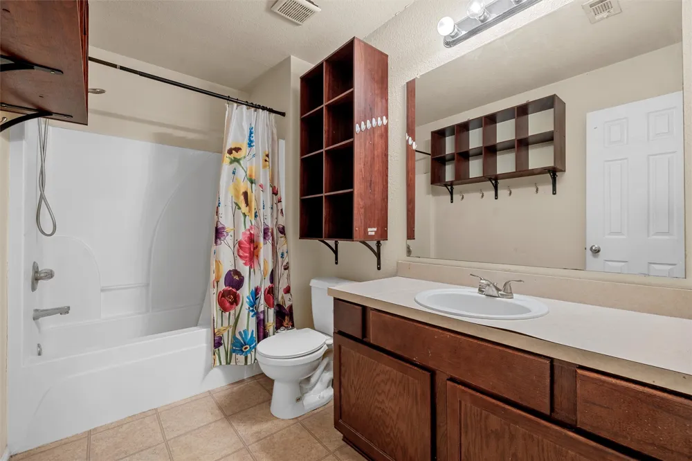 240 B B Burt Waco, TX 76708
