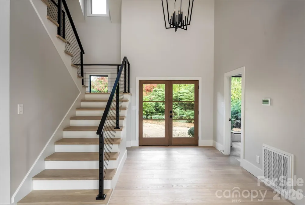 5 Meadow Ridge Drive Asheville, NC 28804
