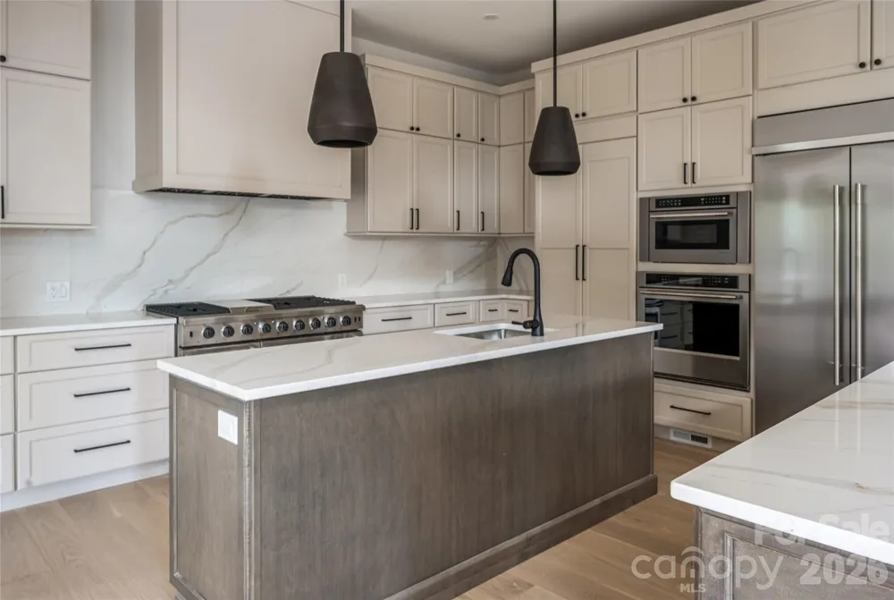 5 Meadow Ridge Drive Asheville, NC 28804