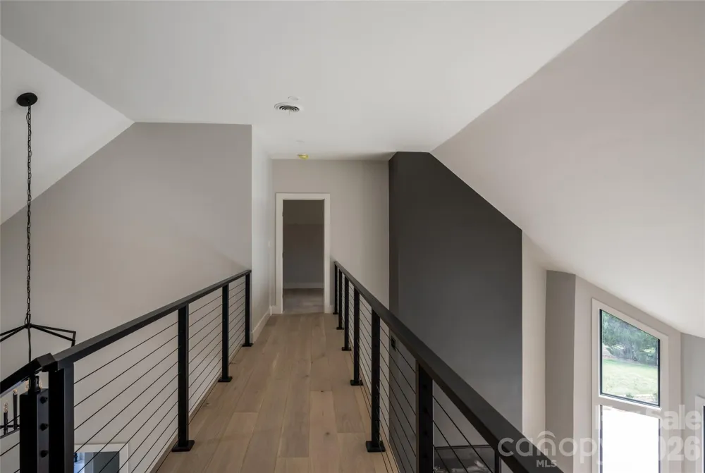5 Meadow Ridge Drive Asheville, NC 28804