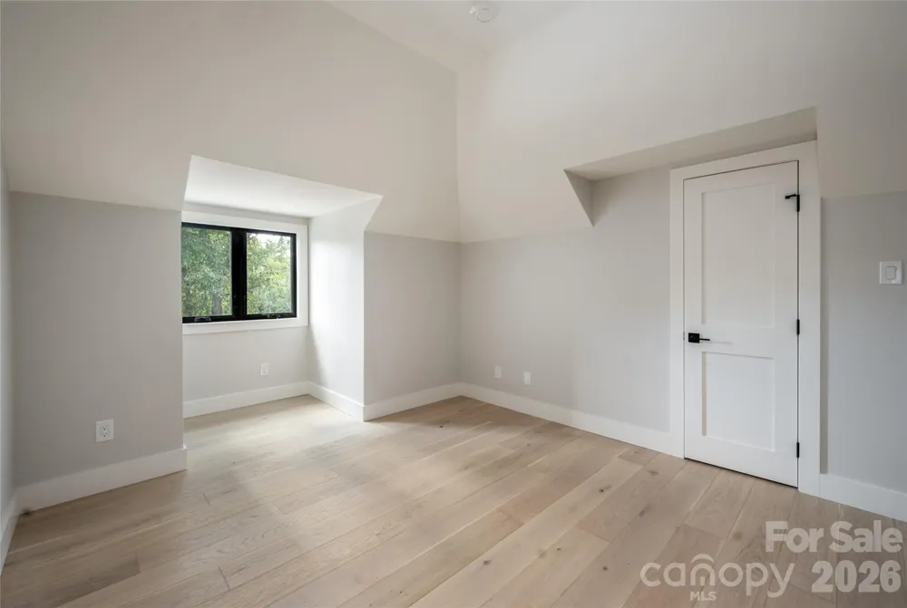 5 Meadow Ridge Drive Asheville, NC 28804