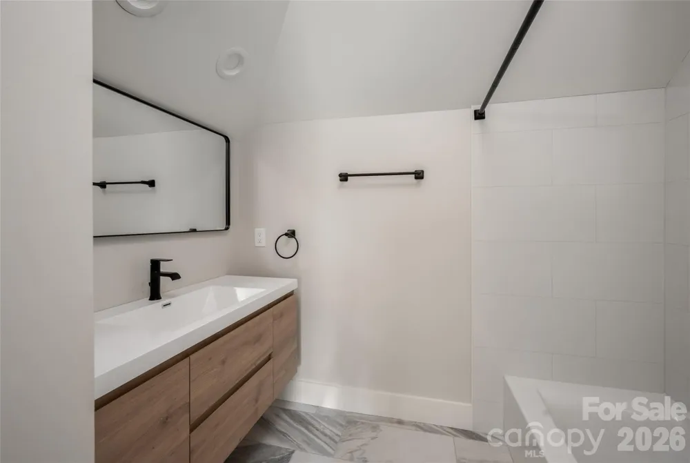 5 Meadow Ridge Drive Asheville, NC 28804