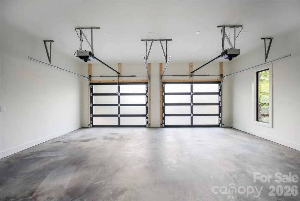 5 Meadow Ridge Drive Asheville, NC 28804