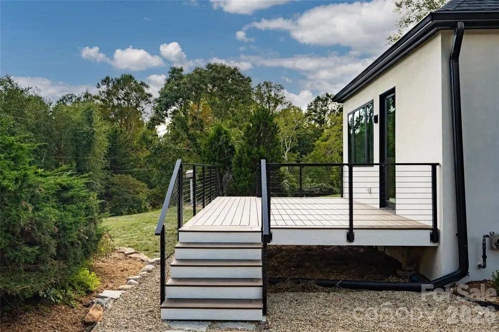 5 Meadow Ridge Drive Asheville, NC 28804