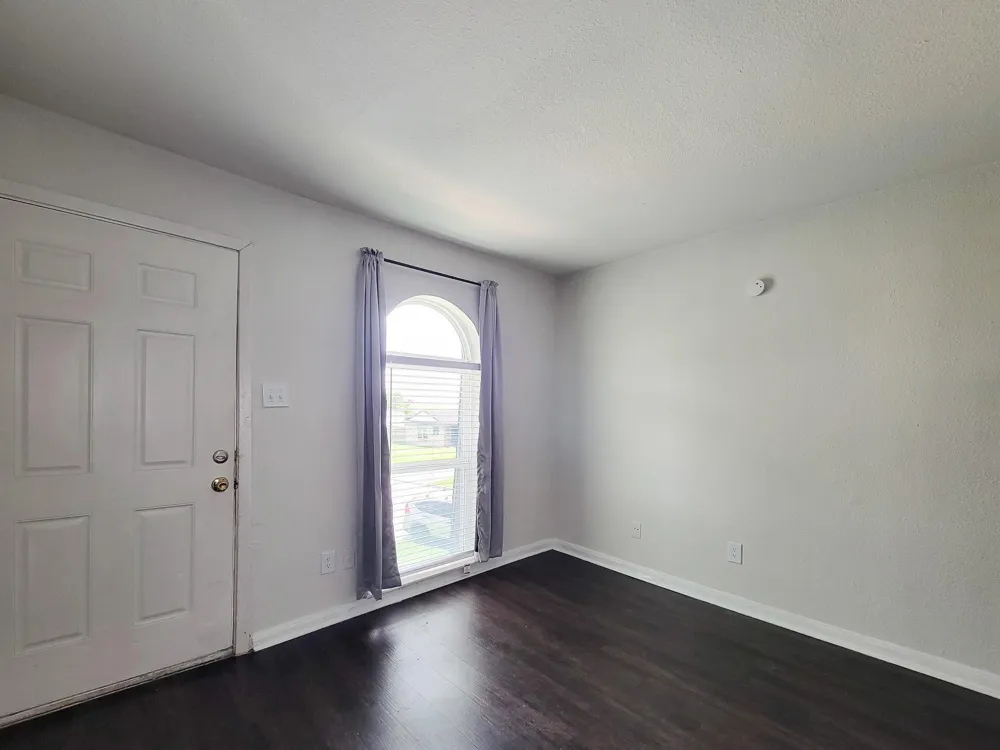 101 Brookside Lane #32 Sealy, TX 77474