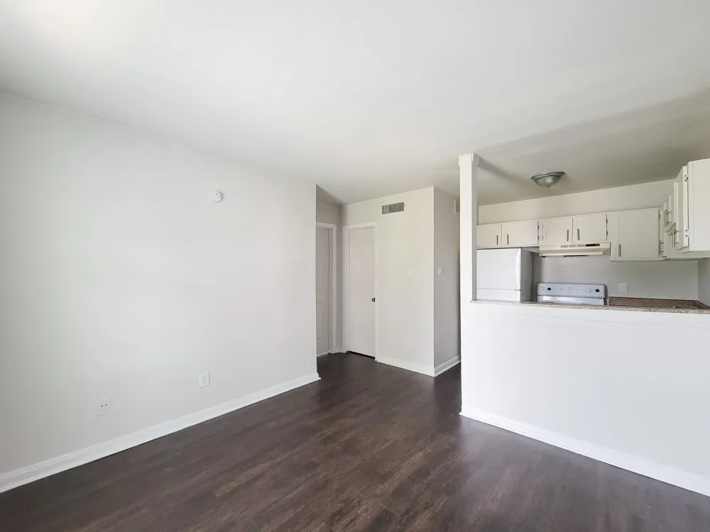 101 Brookside Lane #32 Sealy, TX 77474