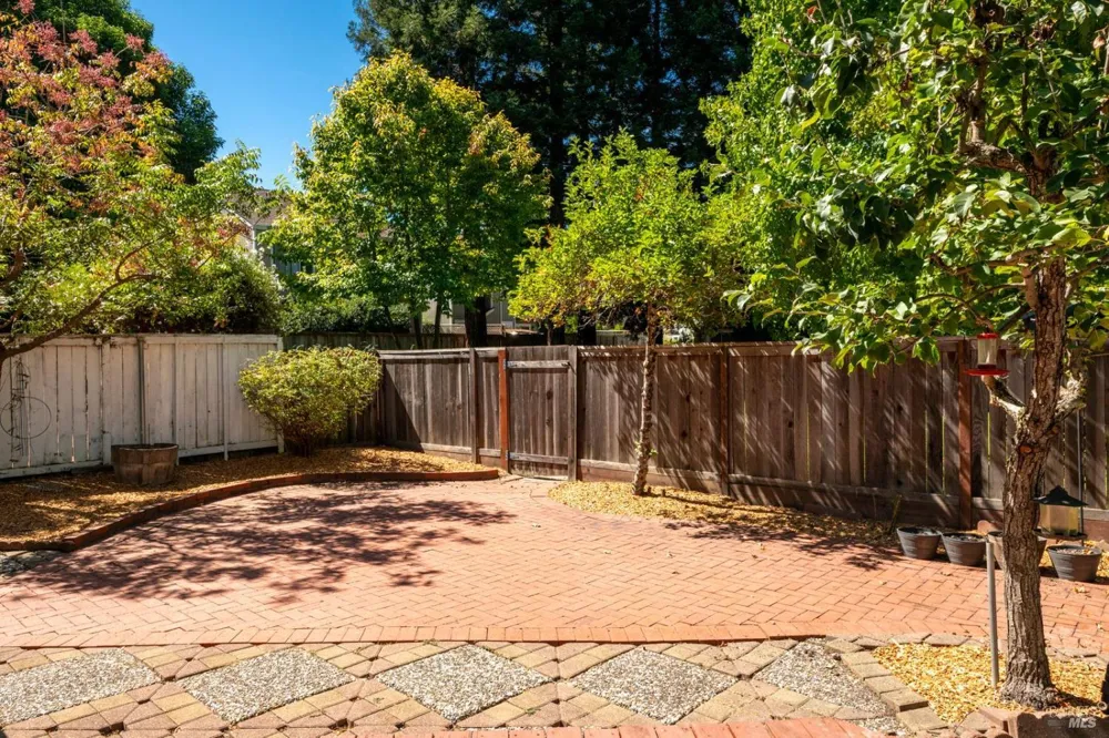 2319 Morningside Circle Santa Rosa, CA 95405