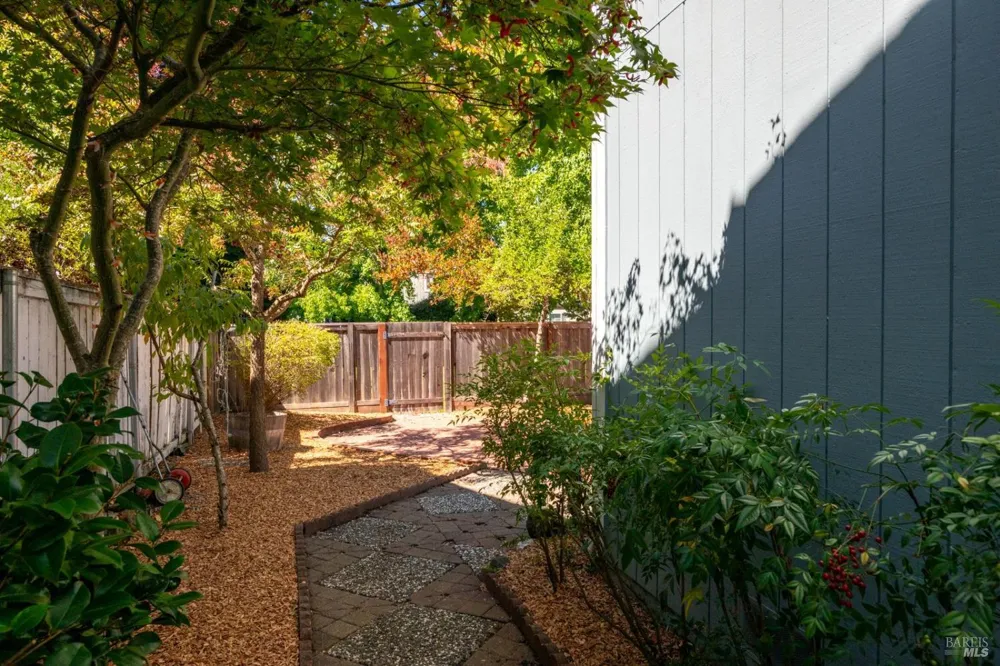 2319 Morningside Circle Santa Rosa, CA 95405