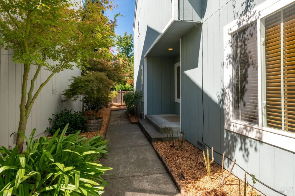2319 Morningside Circle Santa Rosa, CA 95405