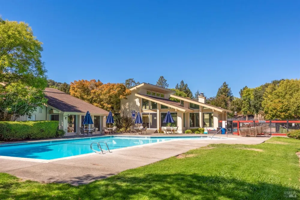 2319 Morningside Circle Santa Rosa, CA 95405