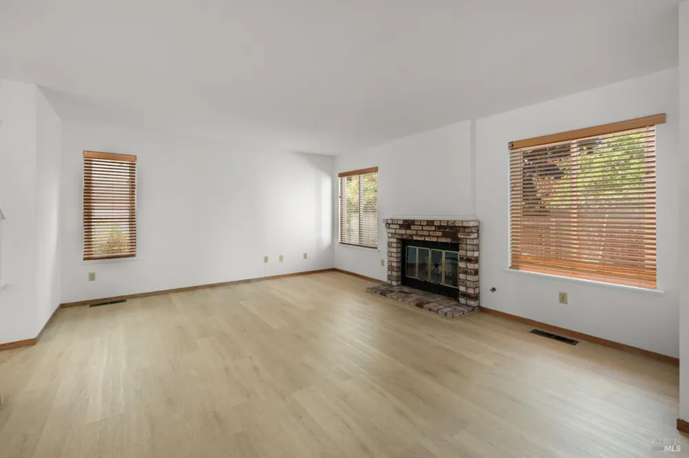 2319 Morningside Circle Santa Rosa, CA 95405