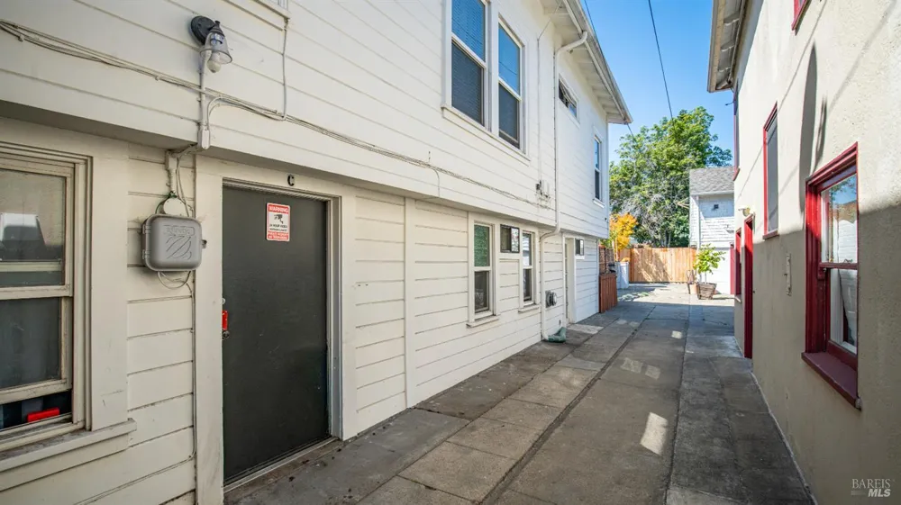 1160 Powell Street Oakland, CA 94608