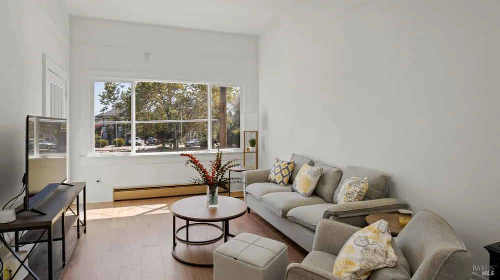 1160 Powell Street Oakland, CA 94608