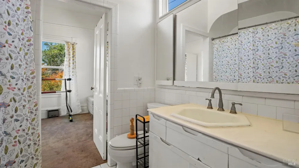 1160 Powell Street Oakland, CA 94608