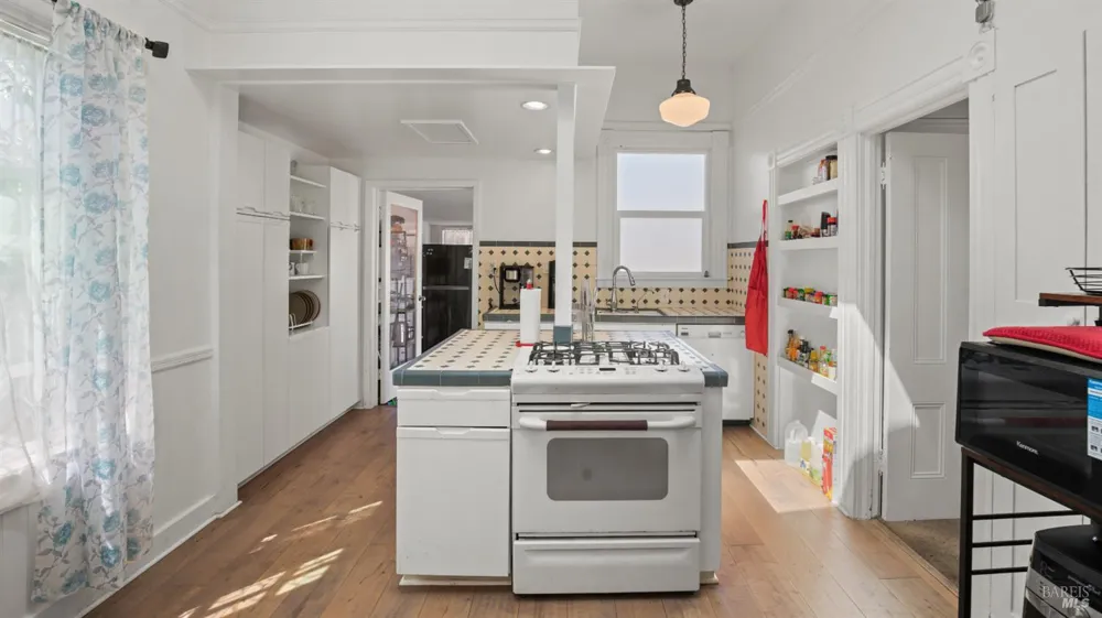 1160 Powell Street Oakland, CA 94608