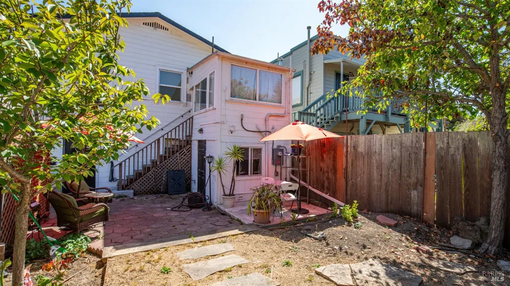 1160 Powell Street Oakland, CA 94608