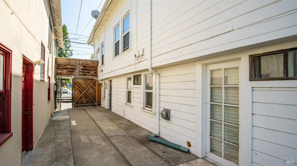 1160 Powell Street Oakland, CA 94608