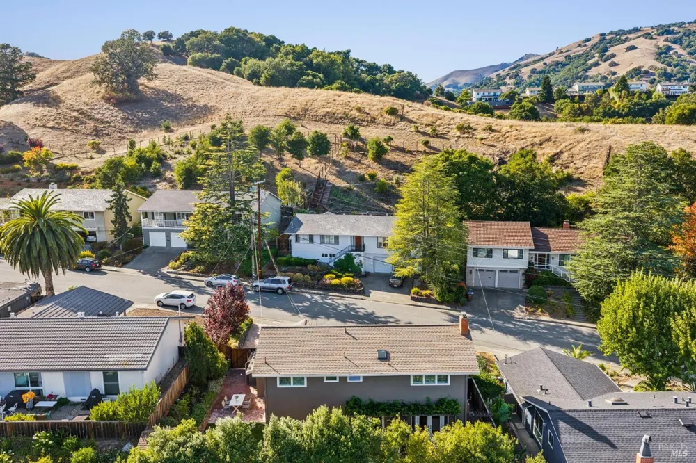 58 Maple Hill Drive San Rafael, CA 94903
