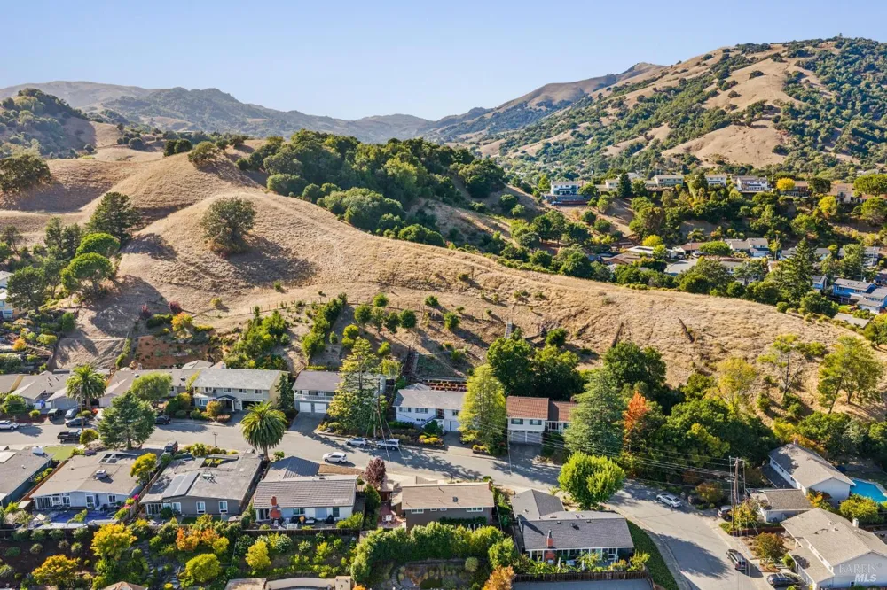 58 Maple Hill Drive San Rafael, CA 94903