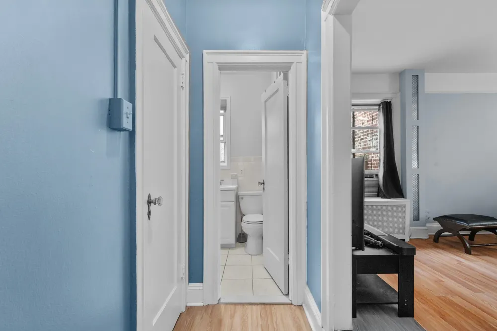122 WEST 39TH ST Bayonne, NJ 07002