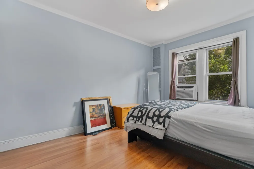 122 WEST 39TH ST Bayonne, NJ 07002