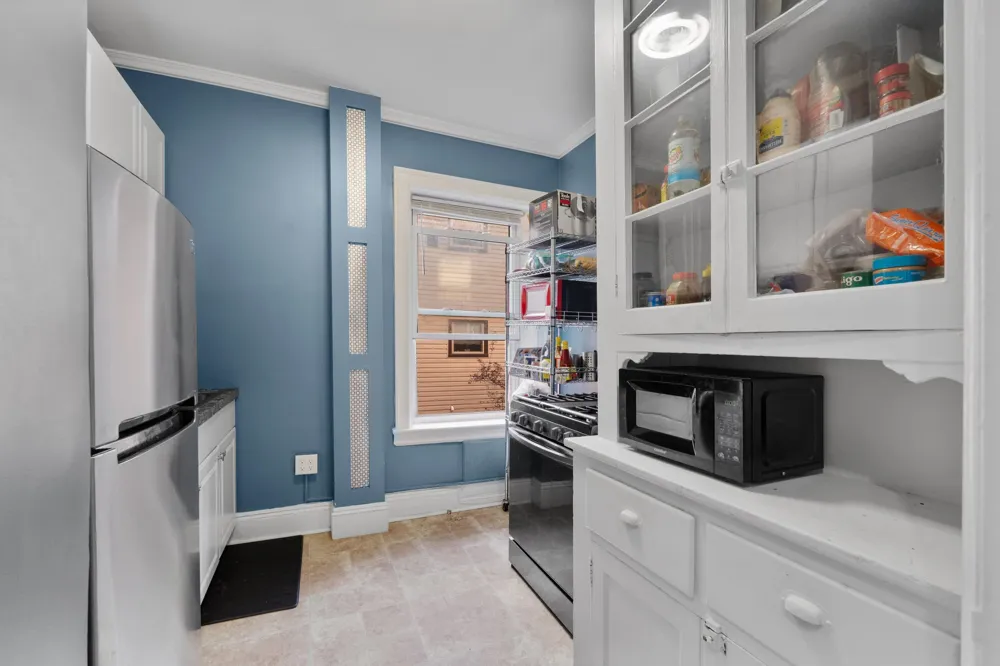 122 WEST 39TH ST Bayonne, NJ 07002