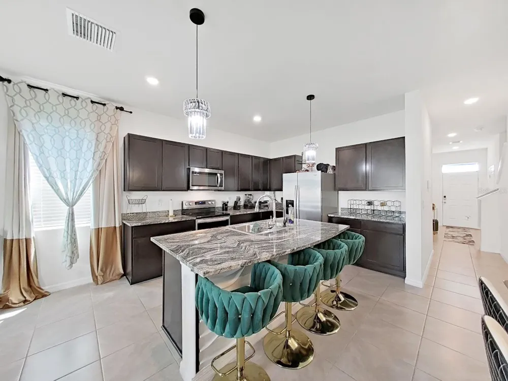 3556 WHITE DANDELION COURT Plant City, FL 33565