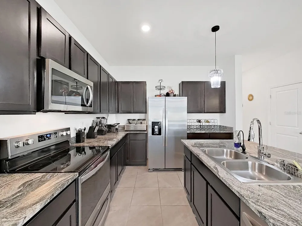 3556 WHITE DANDELION COURT Plant City, FL 33565