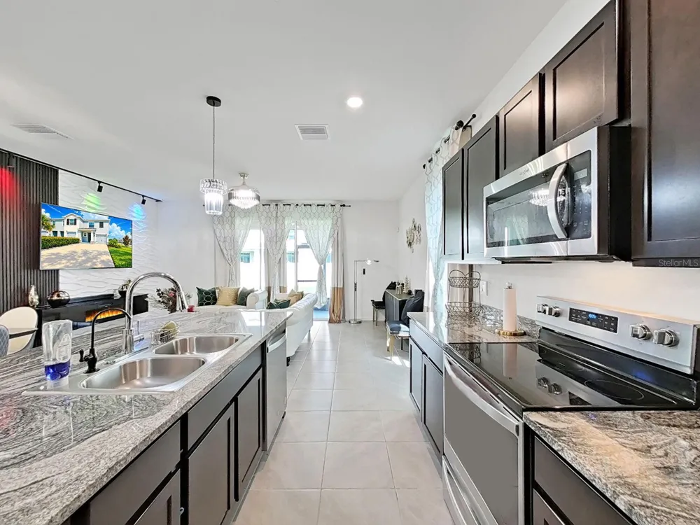 3556 WHITE DANDELION COURT Plant City, FL 33565