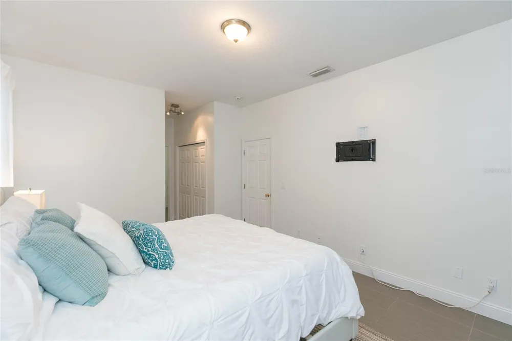 6426 31ST STREET S St Petersburg, FL 33712