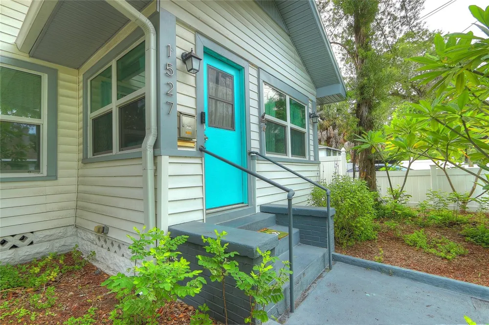 1527 13TH STREET S St Petersburg, FL 33705