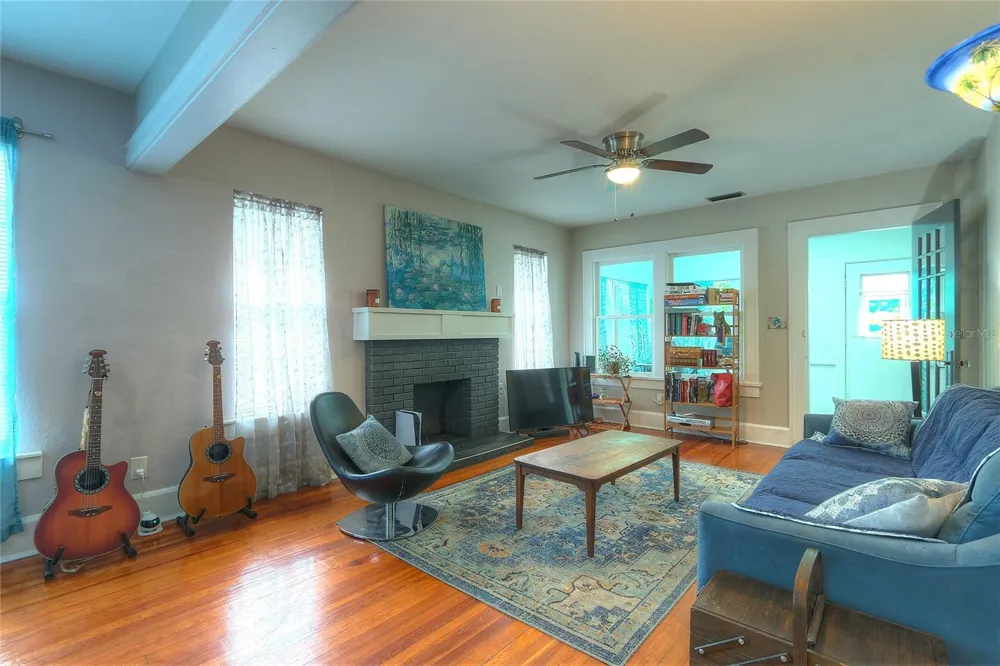 1527 13TH STREET S St Petersburg, FL 33705