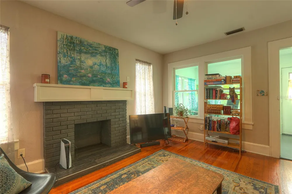1527 13TH STREET S St Petersburg, FL 33705