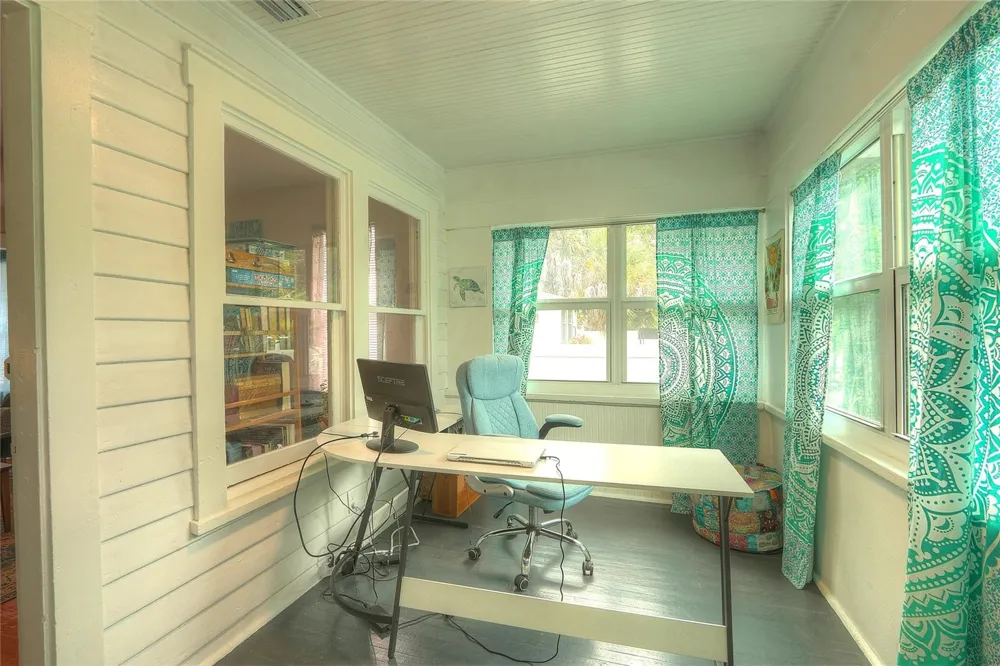 1527 13TH STREET S St Petersburg, FL 33705