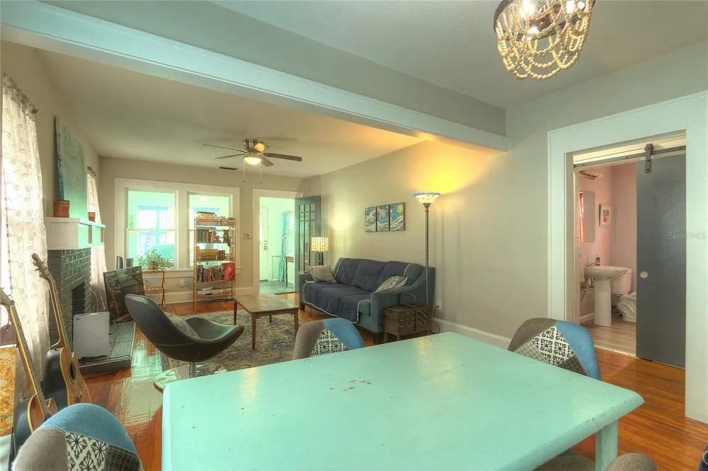 1527 13TH STREET S St Petersburg, FL 33705