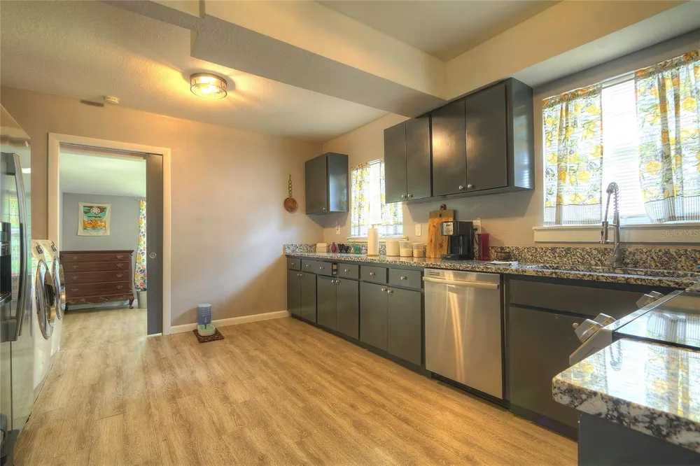 1527 13TH STREET S St Petersburg, FL 33705