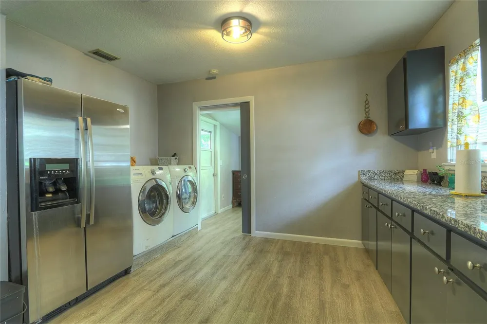1527 13TH STREET S St Petersburg, FL 33705