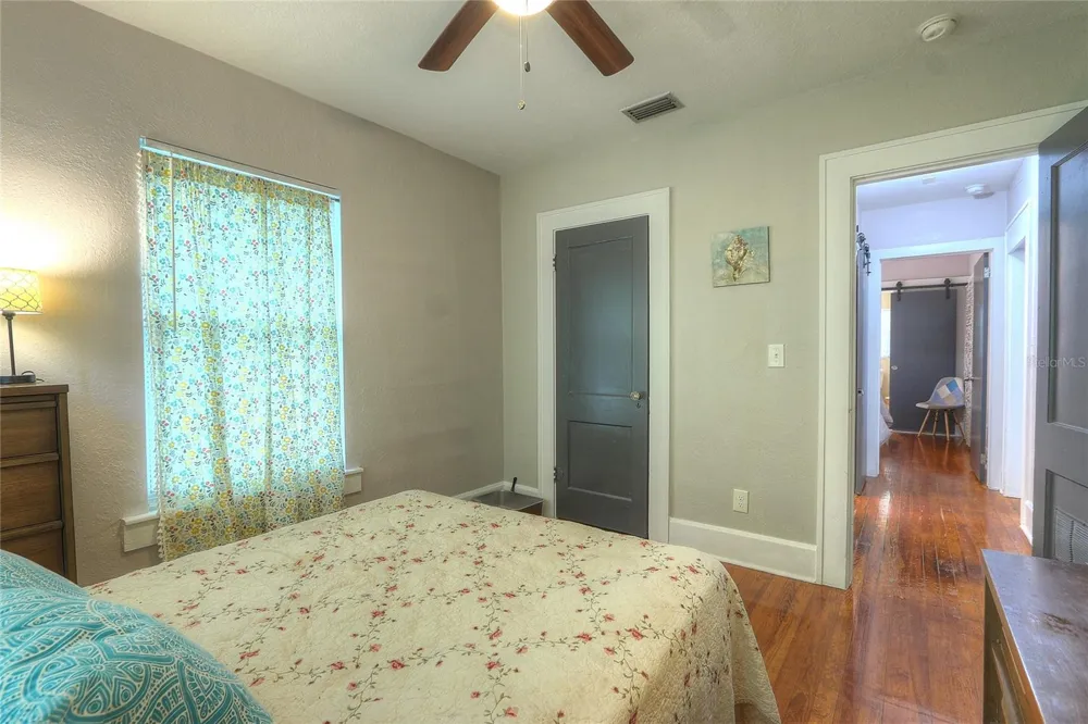 1527 13TH STREET S St Petersburg, FL 33705
