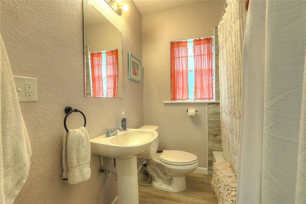 1527 13TH STREET S St Petersburg, FL 33705