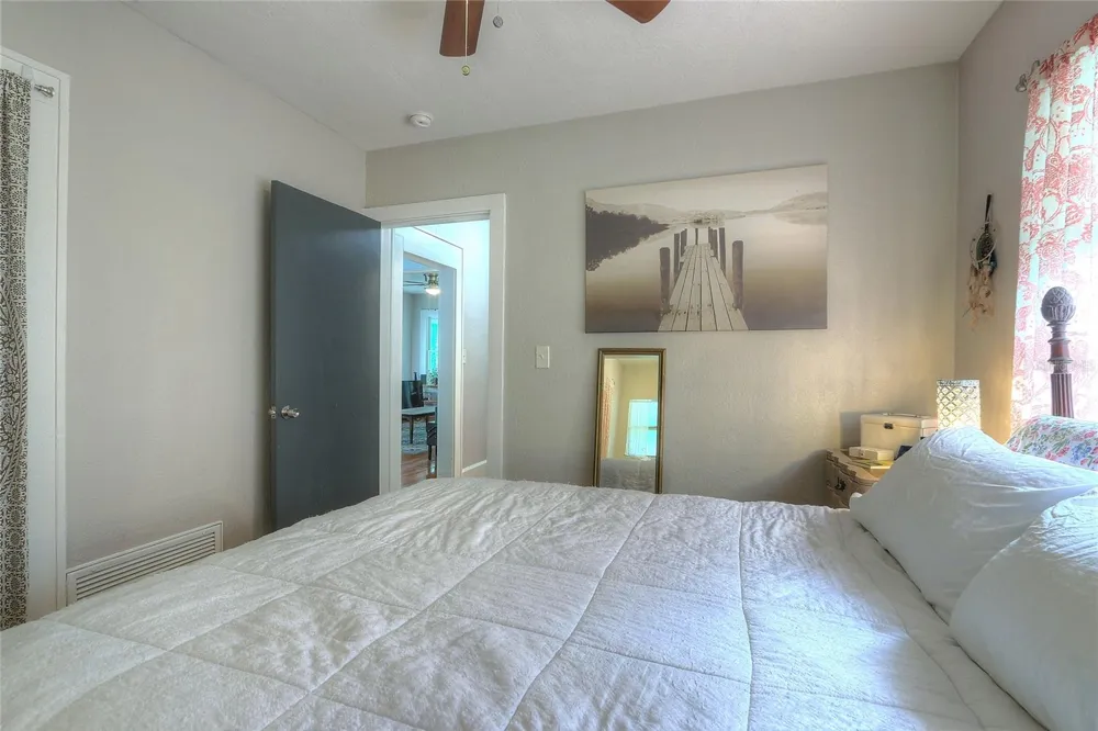 1527 13TH STREET S St Petersburg, FL 33705
