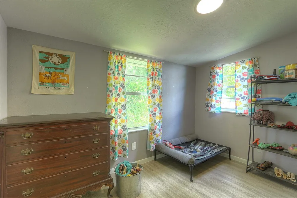 1527 13TH STREET S St Petersburg, FL 33705