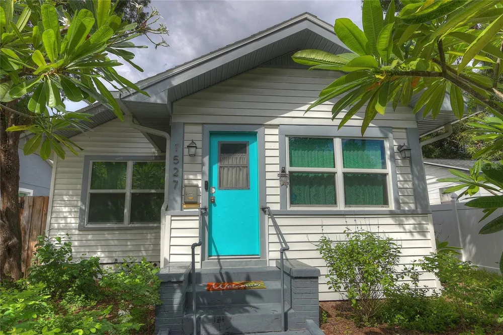 1527 13TH STREET S St Petersburg, FL 33705